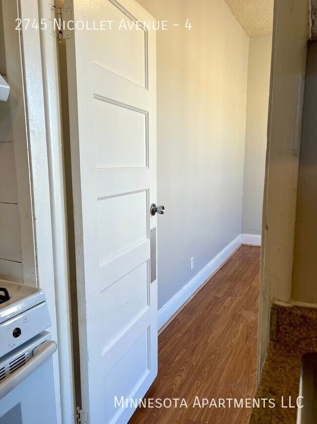 Building Photo - One-Bedroom Available for Rent off of Eat ...
