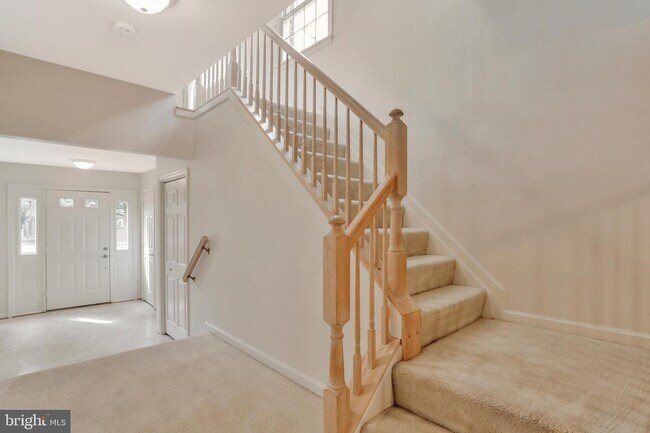 Building Photo - 1367 Lindsay Ln