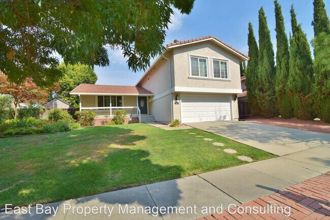 Building Photo - 4 br, 2.5 bath House - 260 Tuolumne Dr.