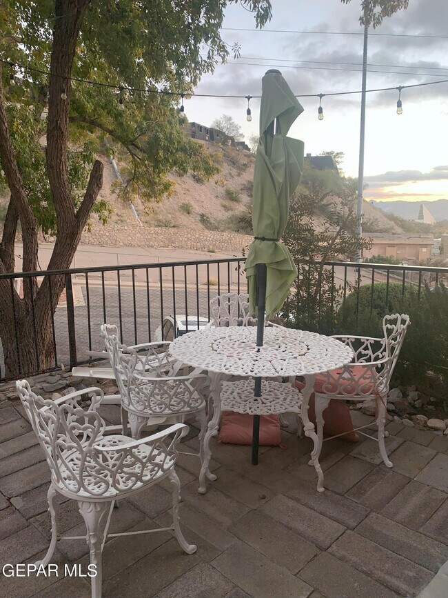 Foto del edificio - 4614 N Stanton St