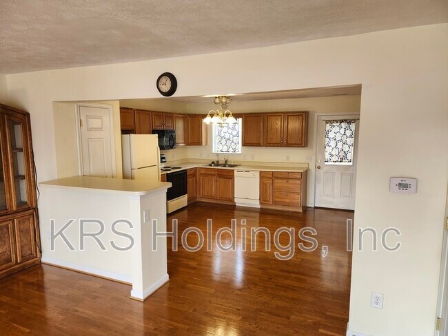 Building Photo - 327 Emerson Ln
