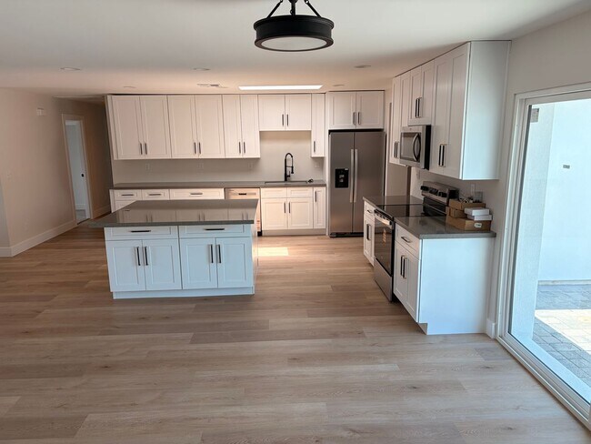 Foto del edificio - Completely remodeled home in North Mesa