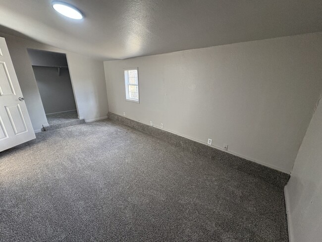 Foto del edificio - 2821 E 40th Pl N