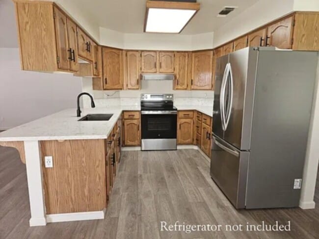 Building Photo - Beautifully updated home with fresh finishes throughout SOLAR SOLAR SOLAR save tons on your bill