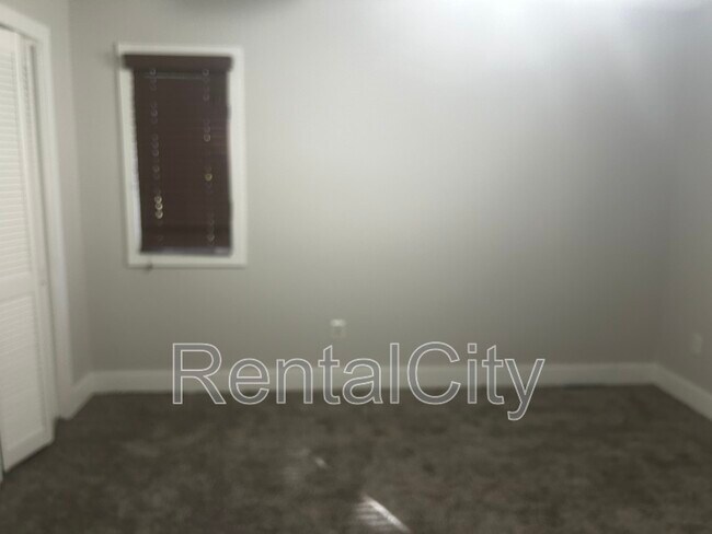 Foto del edificio - 35 Maywood Dr