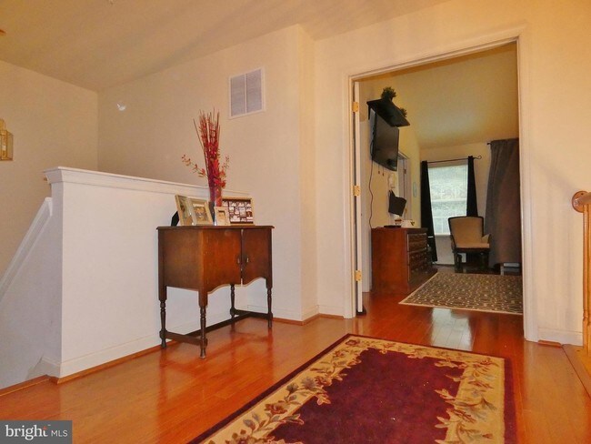 Building Photo - 2144 Mardic Dr