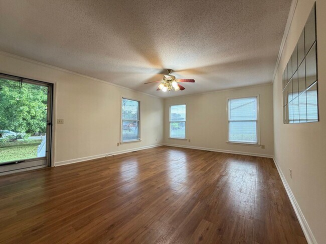 Foto del edificio - 525 S Williamson Ave