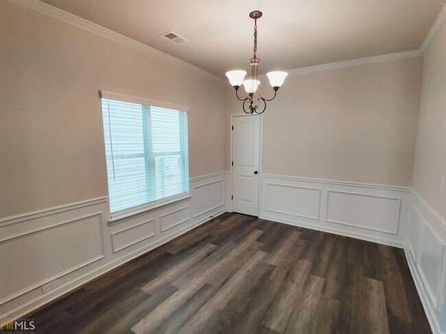 Building Photo - 5752 Woodside Crossing