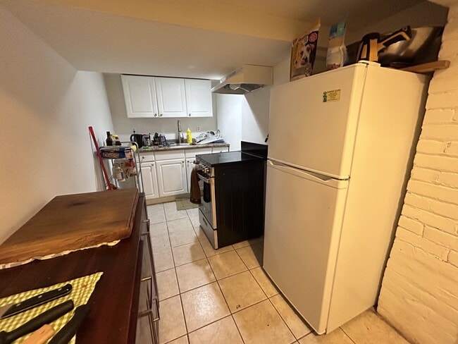 Photo du bâtiment - 129 Emerald St S