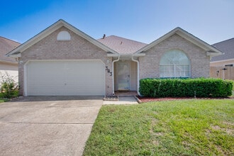 Building Photo - 383 Mirabelle Dr