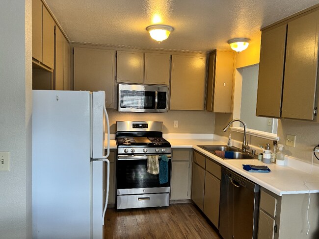 Foto del edificio - 101 Empire Rd