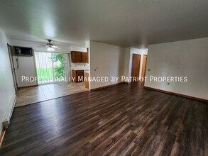 Building Photo - 934 Jana Ln