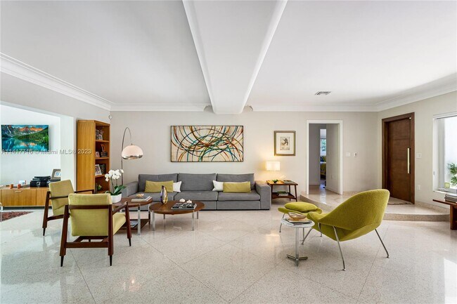 Foto del edificio - 260 Shore Dr S