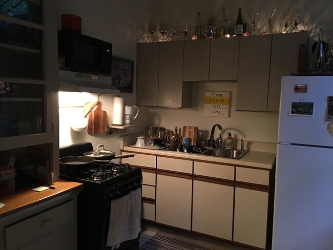 Foto del edificio - 324 Colonial Ave