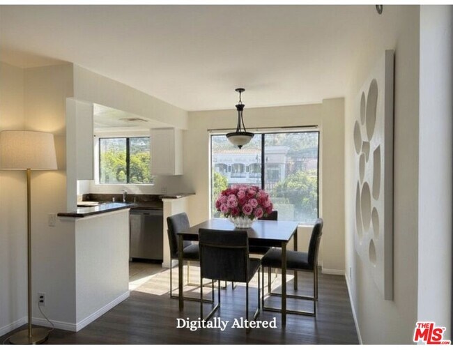 Foto del edificio - 10960 Bluffside Dr