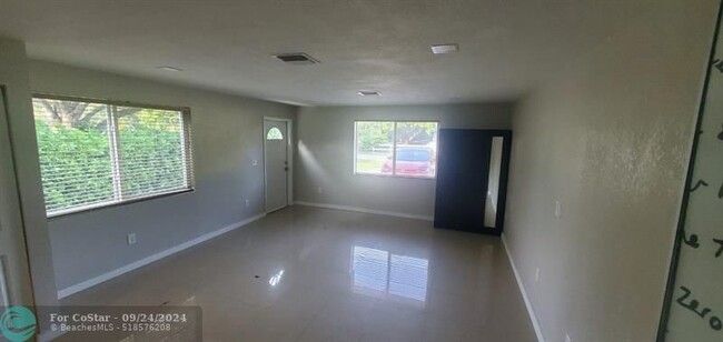 Foto del edificio - 5821 SW 188th Ave