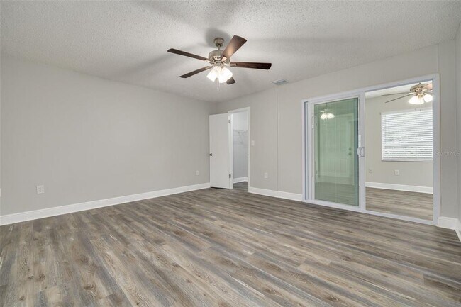 Foto del edificio - 5060 76th Ave N