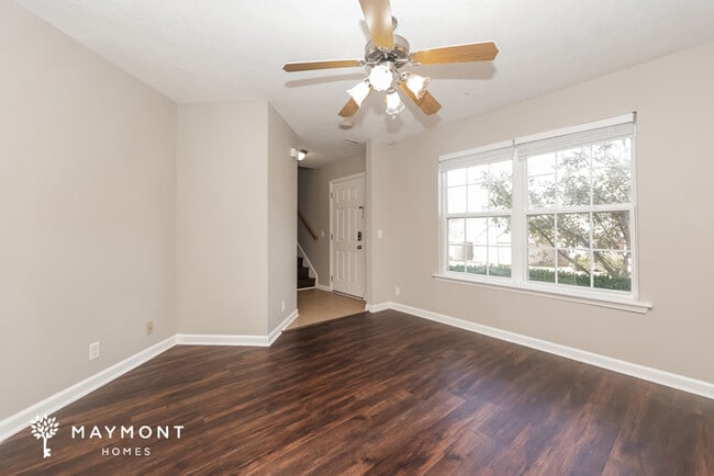 Building Photo - 7904 Rainey Dr