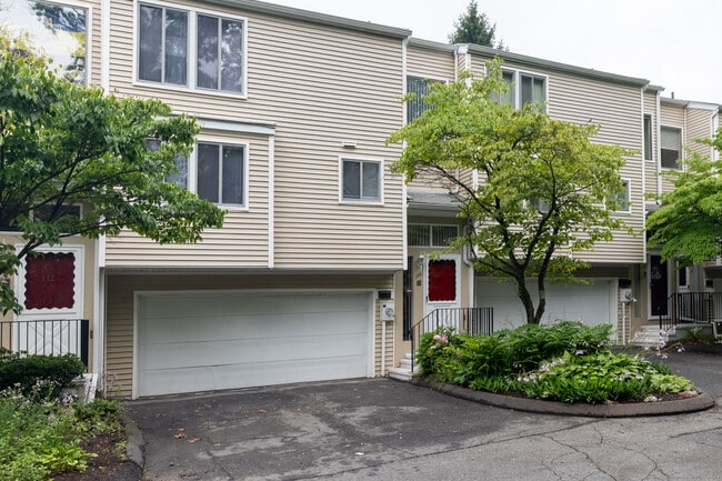 Building Photo - 144 Shepard Ave