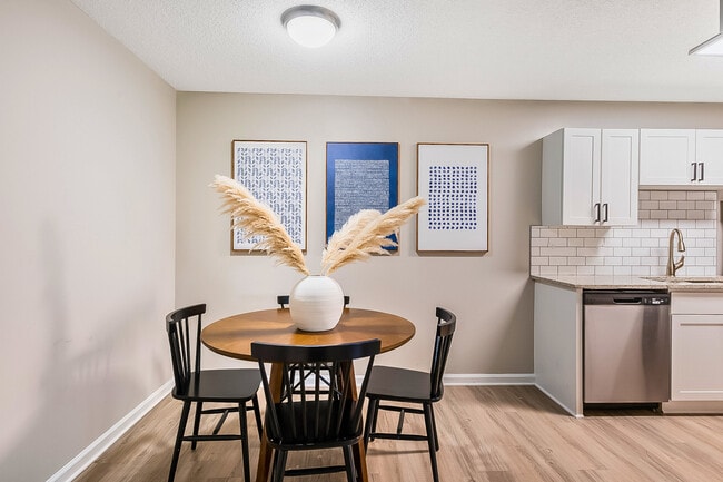 Building Photo - The Retreat at Concord Apartments