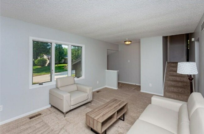 Building Photo - 1225 Westside Dr