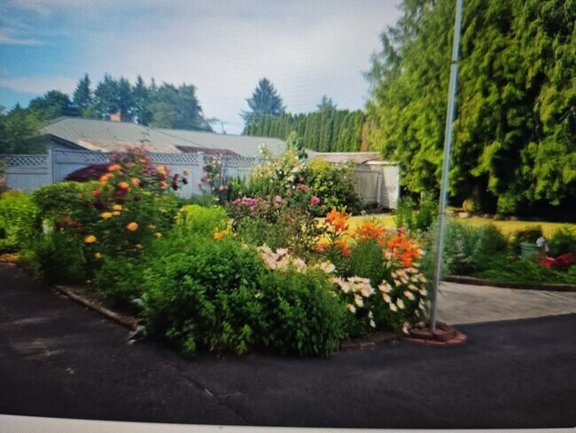 Foto del edificio - 879 King Rd