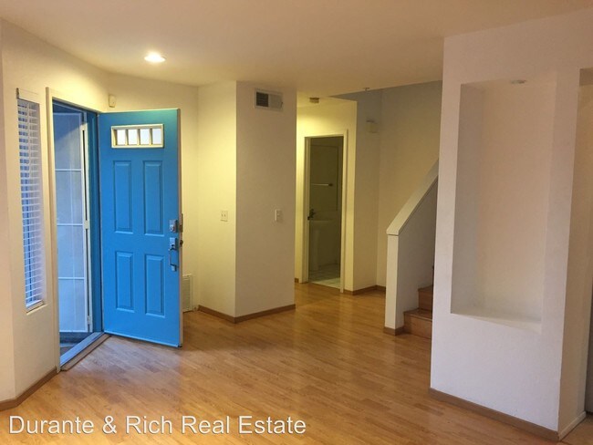 Building Photo - 2 br, 2.5 bath House - 2607 Valencia Canyon