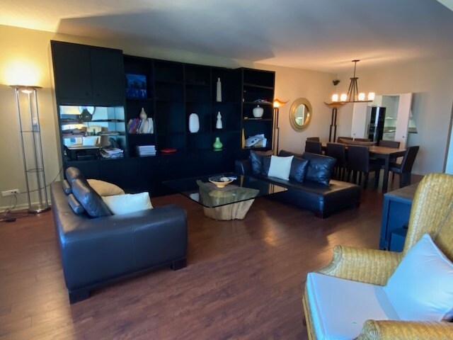 Foto del edificio - 175 E Delaware Pl