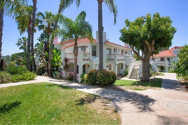 Building Photo - Beautiful Casa Blanca Condo
