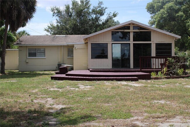 Building Photo - 2337 N Crystal Lake Dr