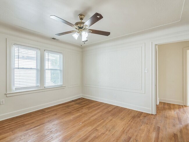 Foto del edificio - 2 Bedroom Duplex in Detroit (Upstairs Unit)