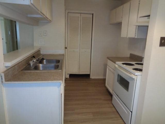 Building Photo - 5531 Farley Dr