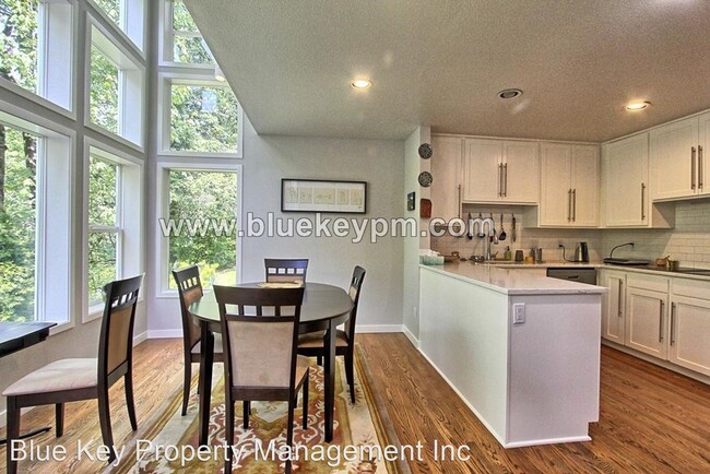 Foto del edificio - 2 br, 2.5 bath House - 1826 NW Miller Road