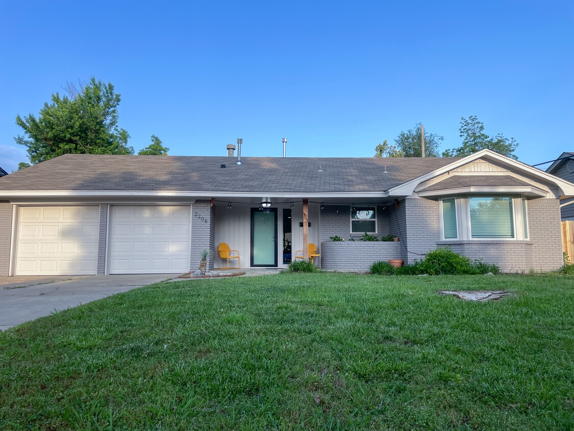 Primary Photo - 2206 NW 55th St
