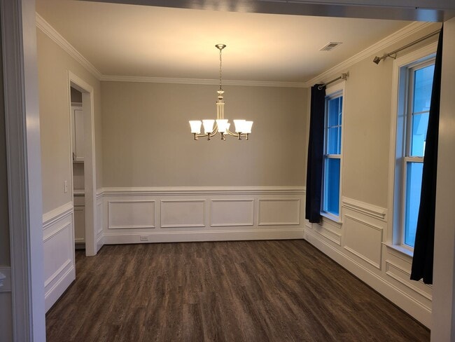 Building Photo - Beautiful 4 bedroom, 4 bath home with 3rd ...