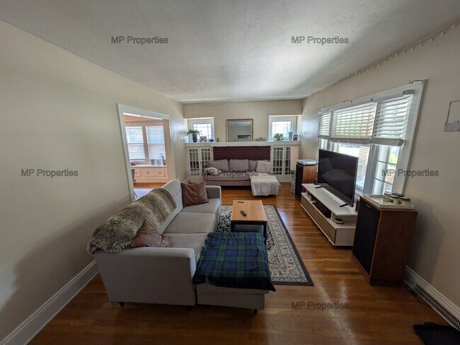 Foto del edificio - 1302 Hathaway Ave