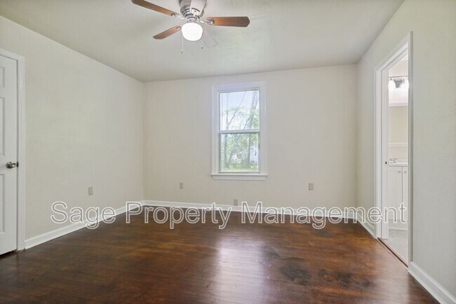 Building Photo - 5354 Truman St