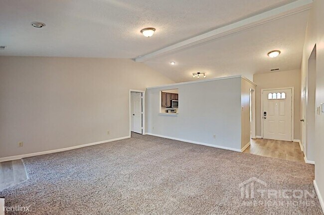 Building Photo - 5724 Blackstone Ave