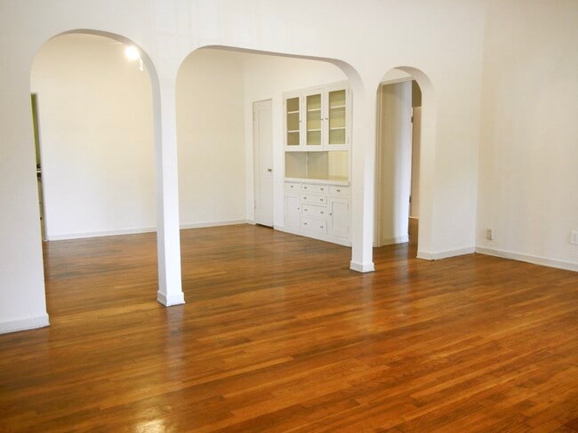 Building Photo - 4736 Franklin Ave