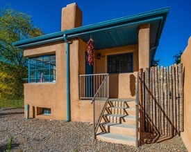 Building Photo - 610 Gomez Rd