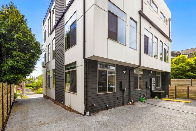 Foto del edificio - 824 NW 63rd St