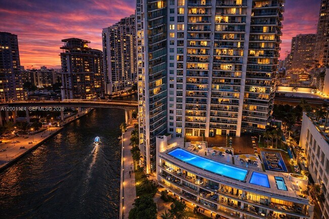 Foto del edificio - 92 SW 3rd St