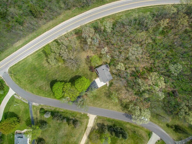 Foto del edificio - 1870 Sand Ridge Ct