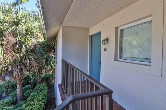 Foto del edificio - 11931 Palm Bay Court