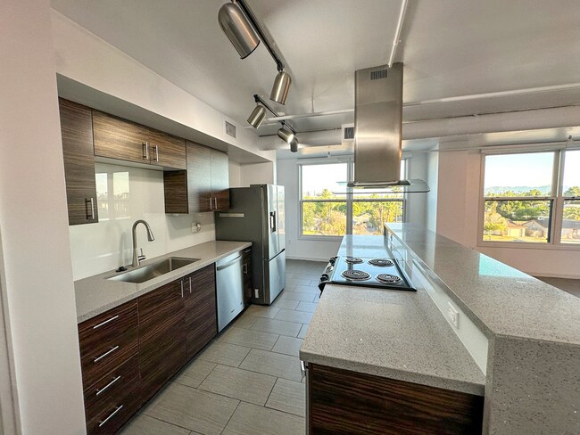 Foto del edificio - 535 W Thomas Rd