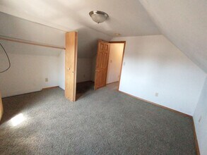 Building Photo - 310 S 8th Ave W