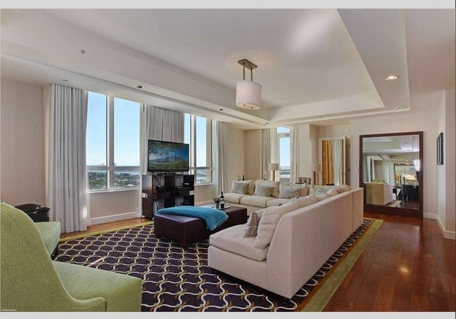 Building Photo - 3800 N Ocean Dr