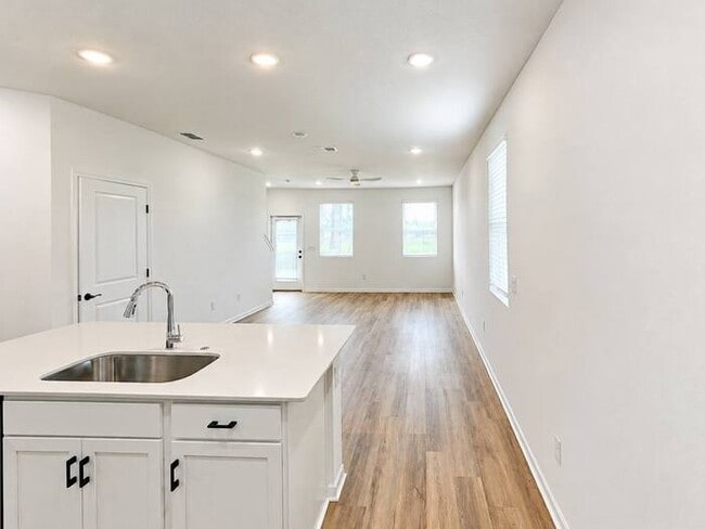 Building Photo - 8672 Elmo Ln