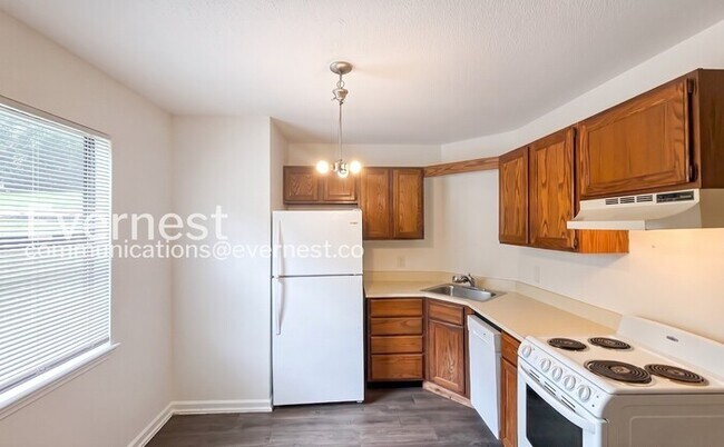 Foto del edificio - 8857 Millard Lee Ln