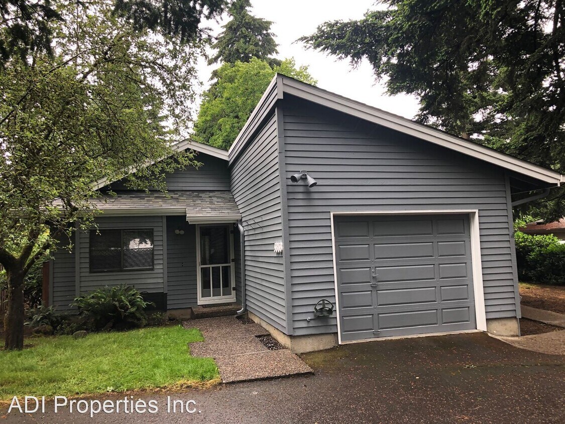 2 br, 1 bath House 5856 SW Lakeview Blvd. House for Rent in Lake